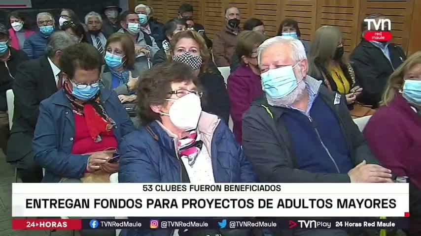 Entregan fondos para proyectos de adultos mayores