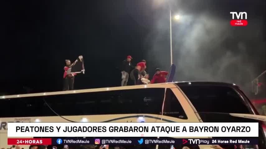 Hinchas atacan bus de Curicó Unido
