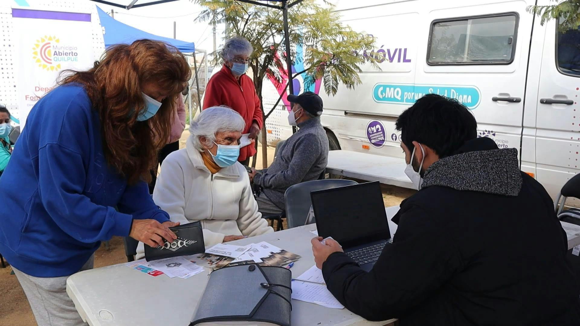 Controles médicos en Quilpué llegan a distintos puntos de la comuna gracias a sus operativos móviles