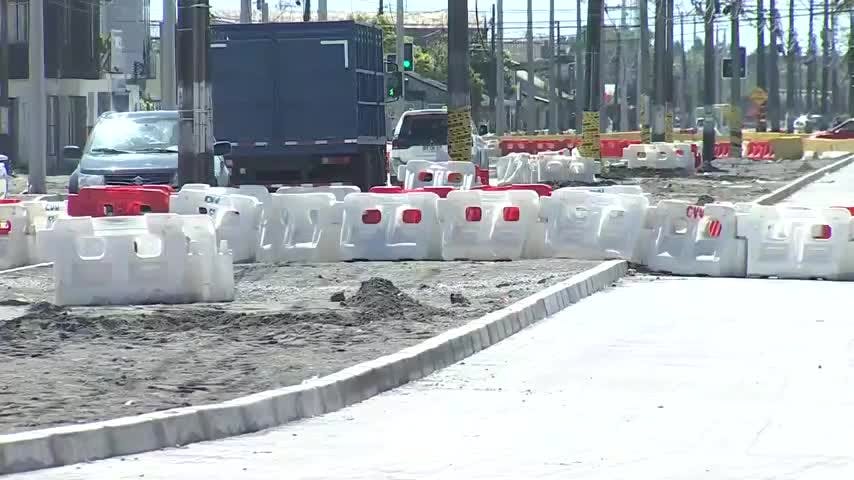 Denuncian abandono de obras de Eje Colón