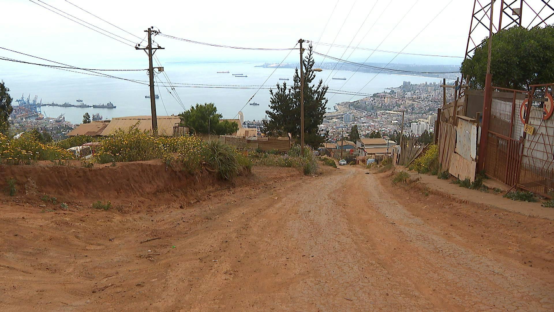 Pavimentarán Calle Mesana en Valparaíso dejándola como alternativa de conexión entre el centro porteño y el Camino La Pólvora