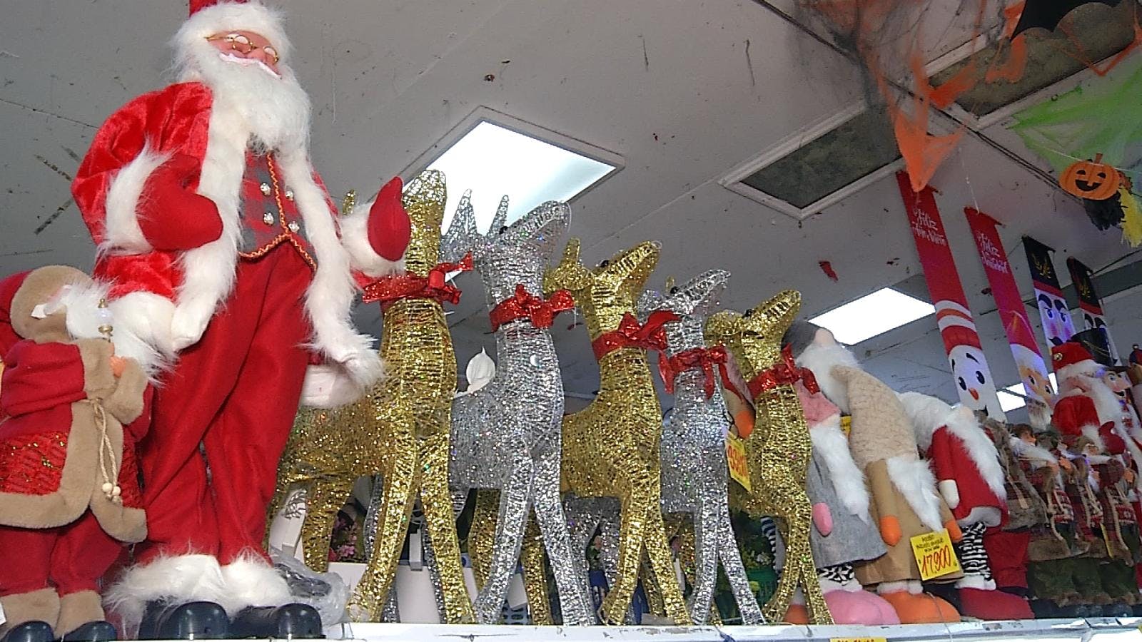 Comercio adelanta venta de productos navideños