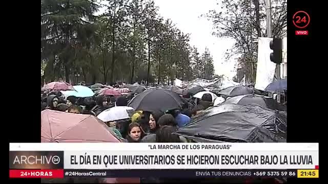 Archivo 24: El día en que universitarios se hicieron escuchar bajo la lluvia