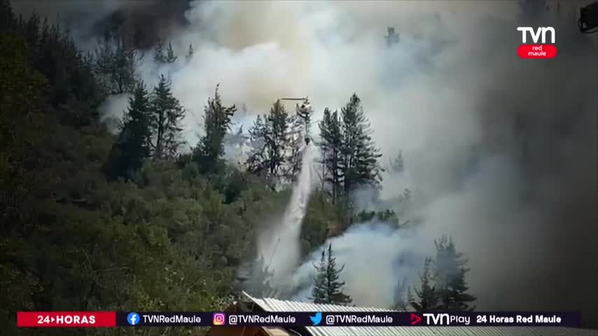 Incendio en Molina sigue activo