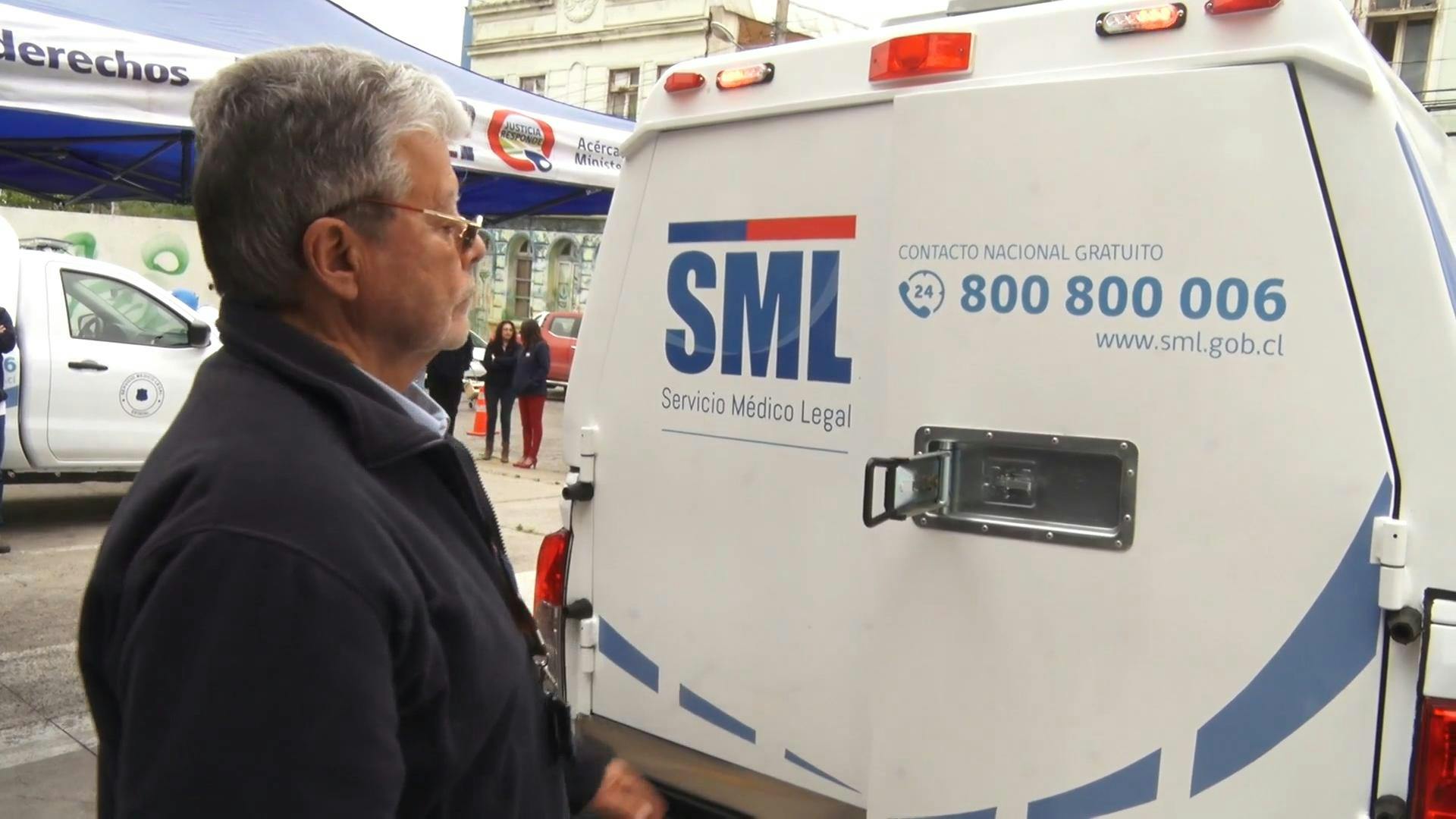 Entregan dos nuevas camionetas completamente equipadas al Servicio Médico Legal
