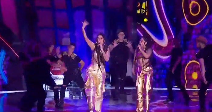 Yamila Reyna se lució con Flor de Rap en la Teletón