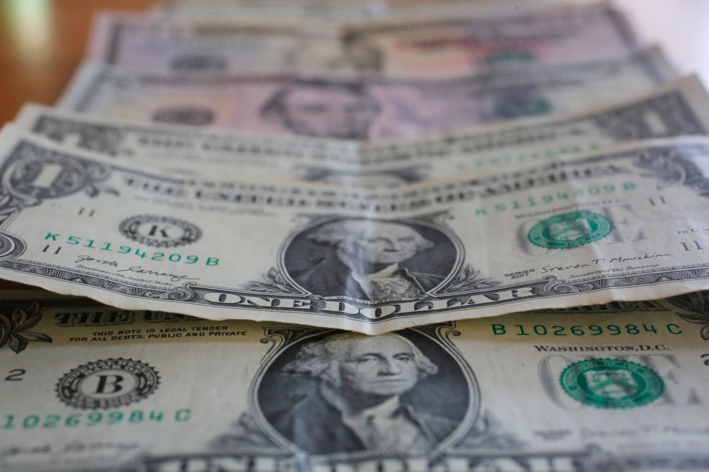 Académico por fluctuación del dólar: El mercado tiene la capacidad de anticiparse a estos movimientos