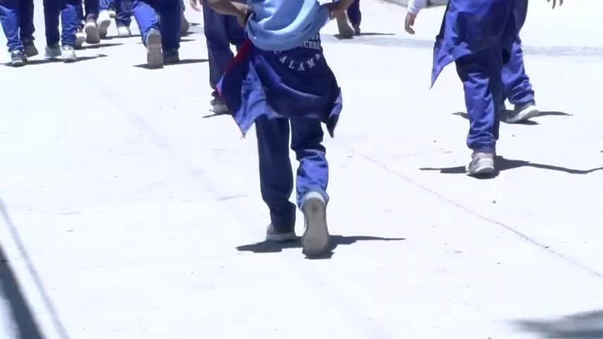 Inician investigación en colegio tras alumno que consumió soda caústica