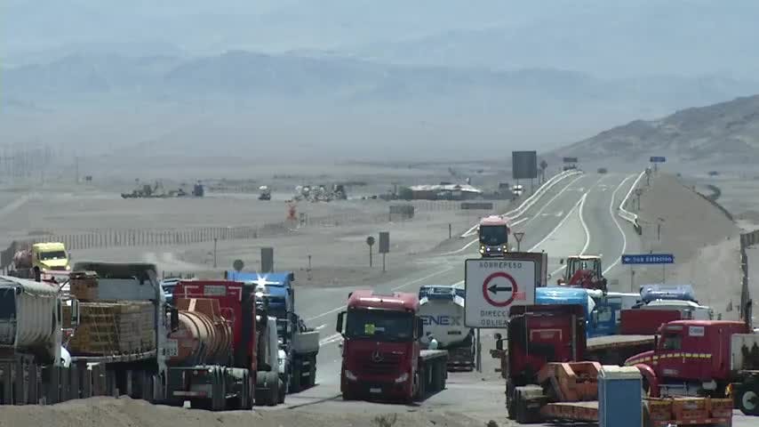 Movilización de camiones continua de manera indefinida