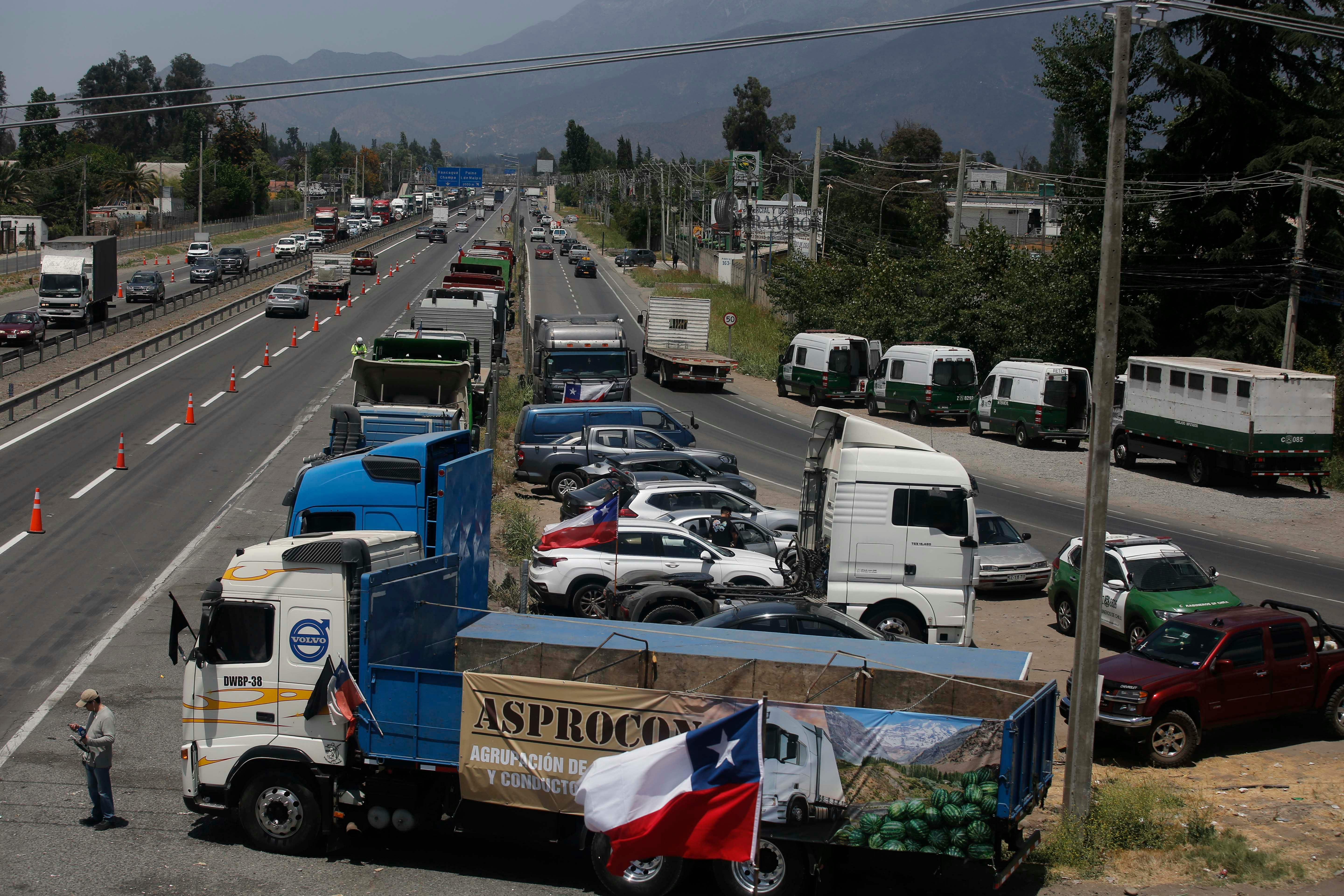 SNA por paro de camioneros: Para el sector productivo es un año entero de trabajo perdido