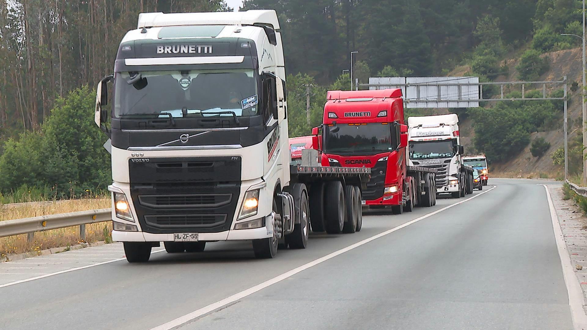 Un grupo de camioneros de la región mantiene la movilización pese al acuerdo suscrito entre el Gobierno y la federación regional