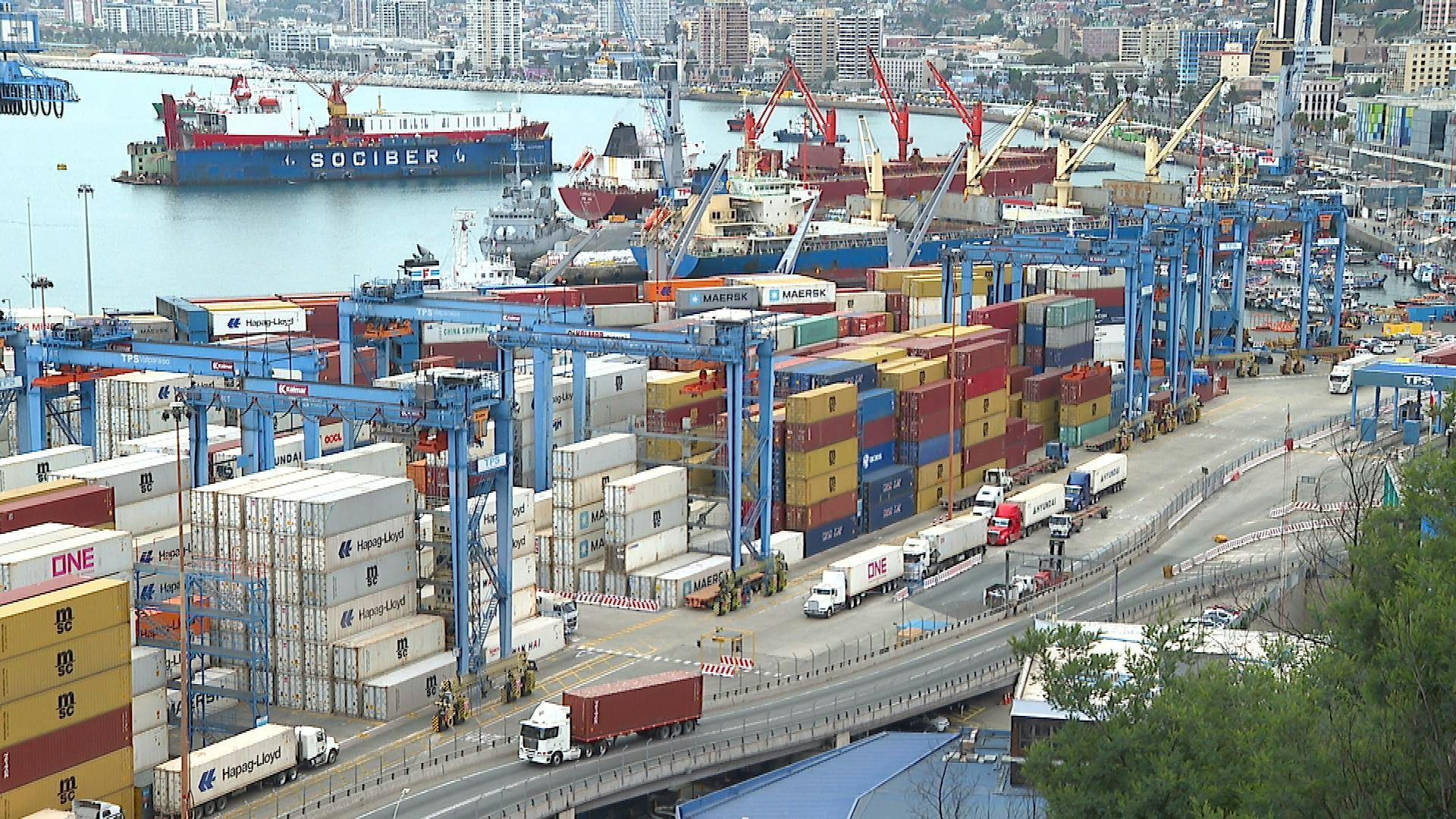 Fin del paro de camiones pone en actividad a los puertos de la región