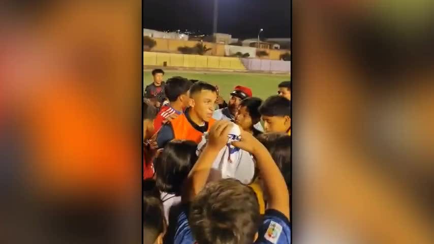 Alexis Sánchez realizó sorpresiva visita a Tocopilla