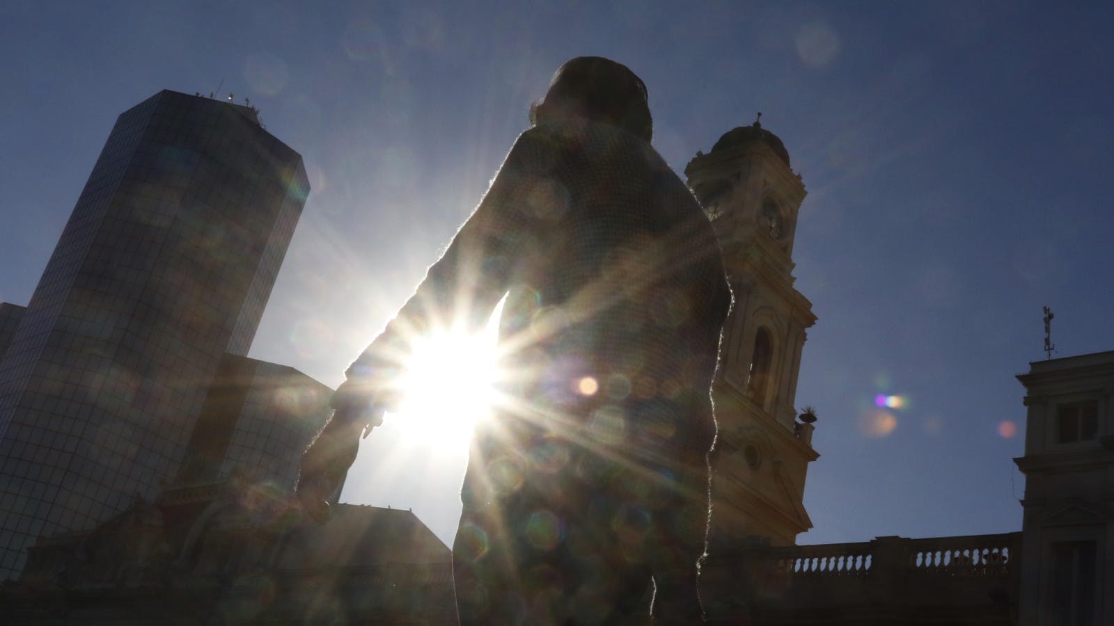 Médico entrega recomendaciones por altas temperaturas: Hay que evitar exponerse directamente