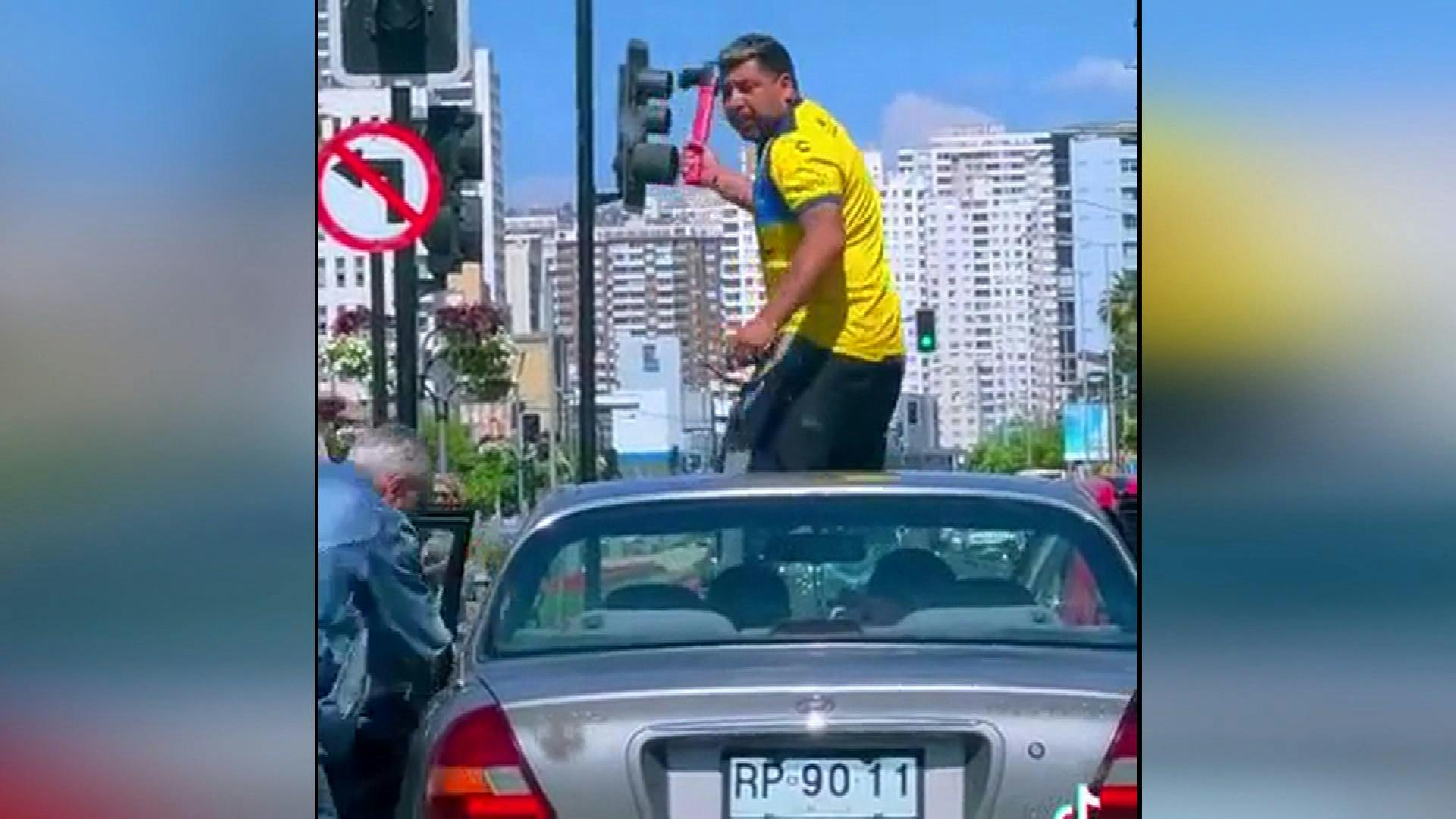 Pelea callejera muestra el nivel de violencia que existe entre los conductores