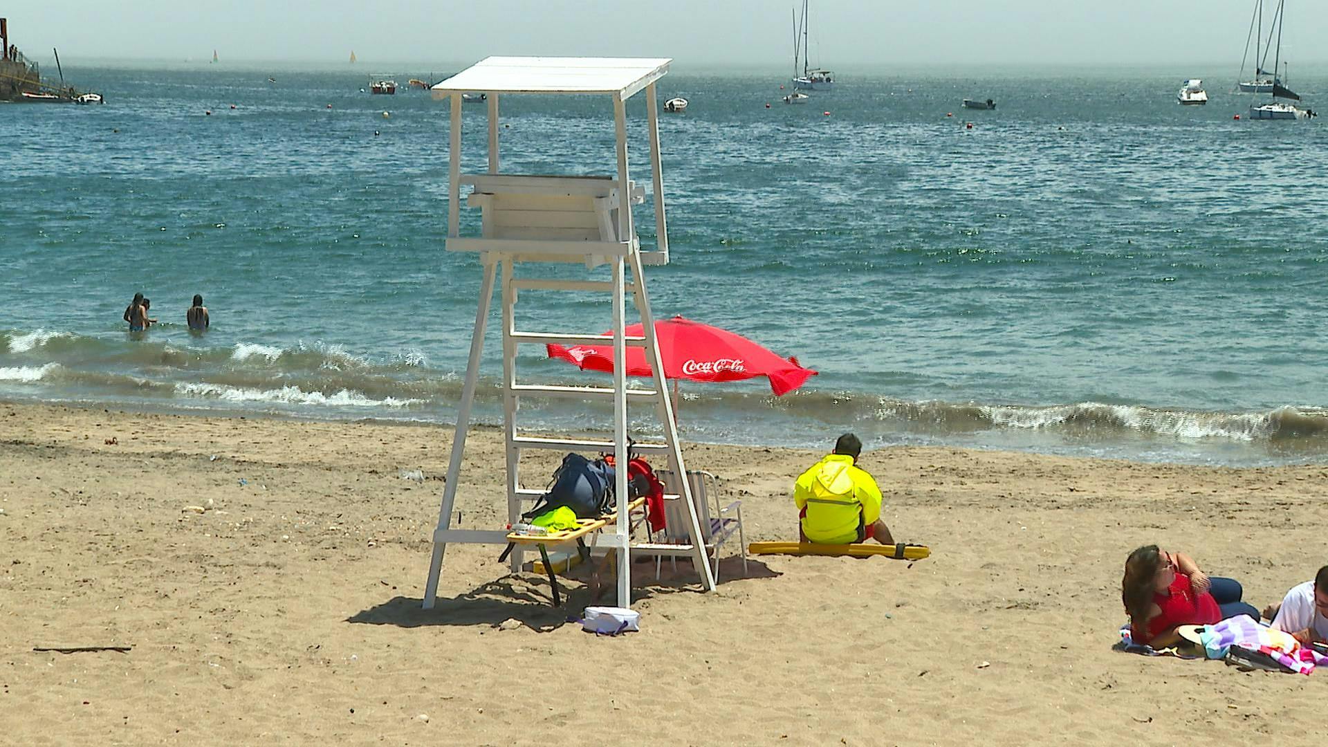 Sujetos agredieron a salvavidas en Papudo por denunciar ingesta de alcohol en la playa 