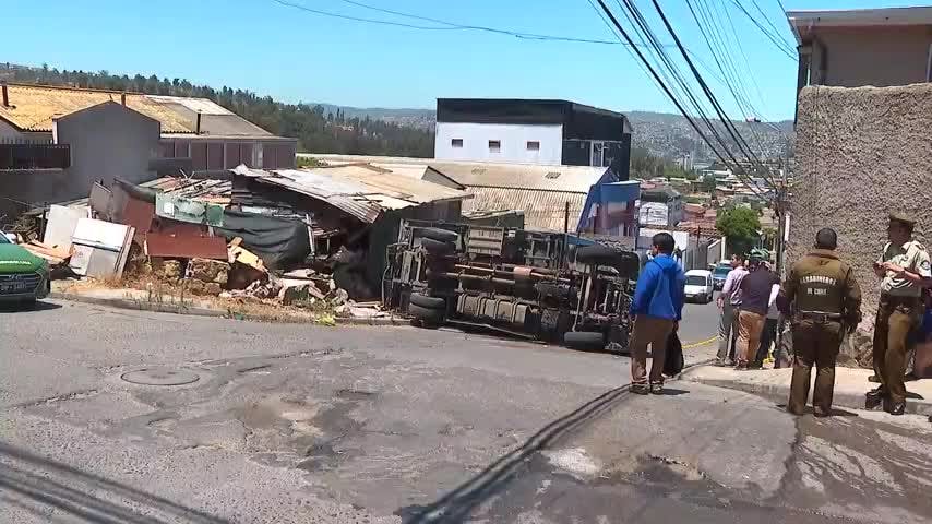 Camión pierde control y chocó contra una vivienda en Santa Inés