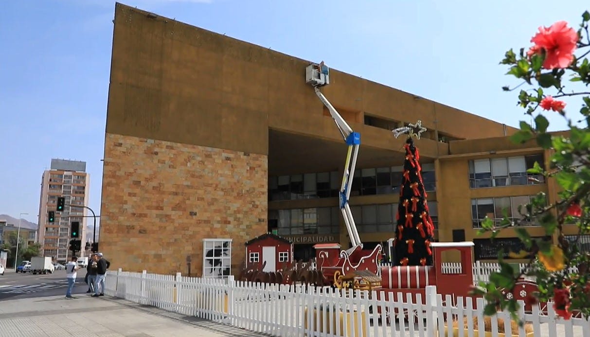 ¿Por qué no está instalado el gigantesco árbol de Navidad en Antofagasta?