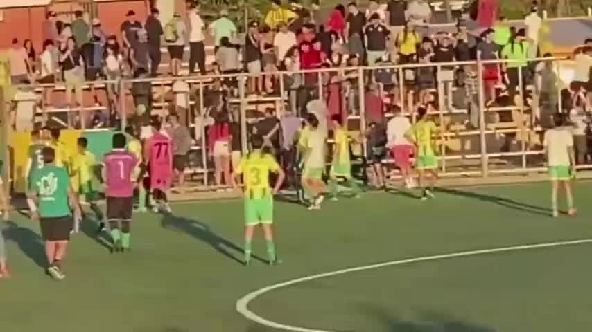 Un hombre sacó lo que aparentemente es un arma en un partido de fútbol en Chiguayante