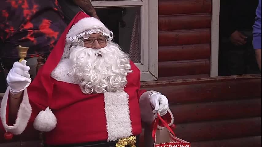 76 NIÑOS Y NIÑAS DE LA TOMA CELEBRARON LA NAVIDAD