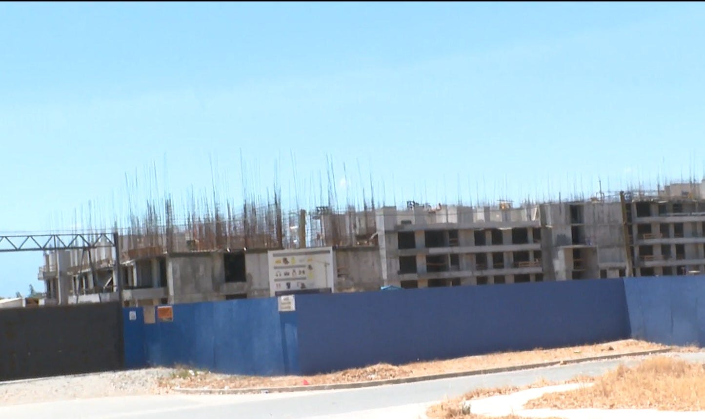 Una pesadilla: Compró su casa pero inmobiliaria quebró 