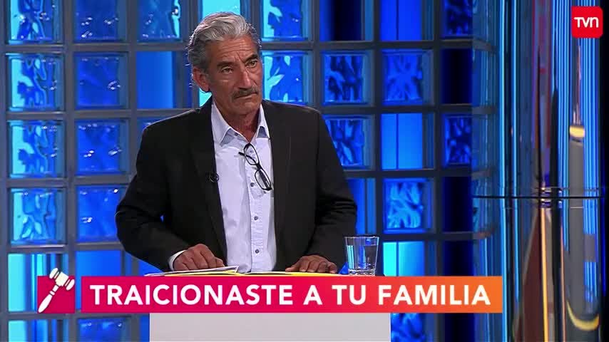 Traicionaste a tu familia | Carmen Gloria a tu servicio