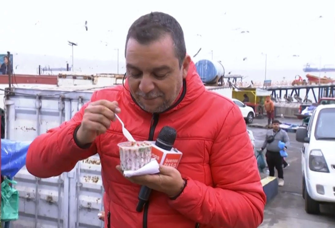 Del ceviche rompe colchón a ricas reinetas: Leo Castillo recorre los encantos de la caleta Portales 