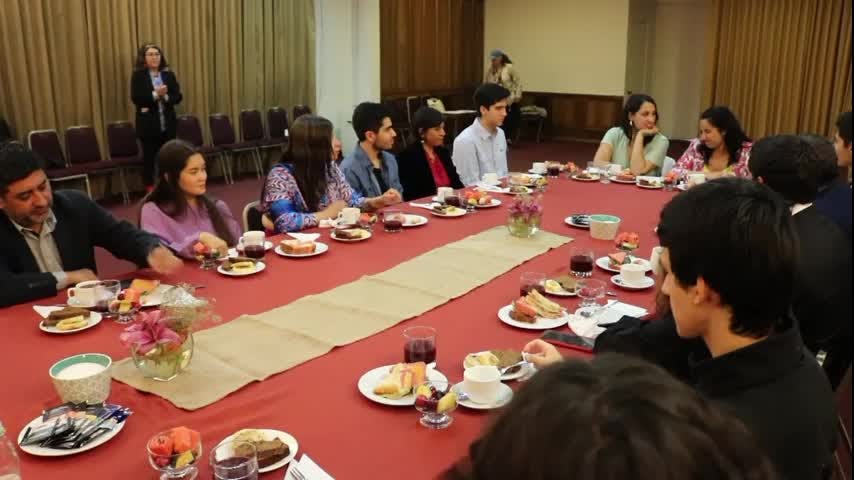 Estudiantes que destacaron en la PAES desayunaron con las autoridades regionales