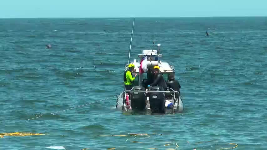 Rescatan a tres pescadores cuya embarcación volcó mientras realizaban faenas al sur de Antofagasta