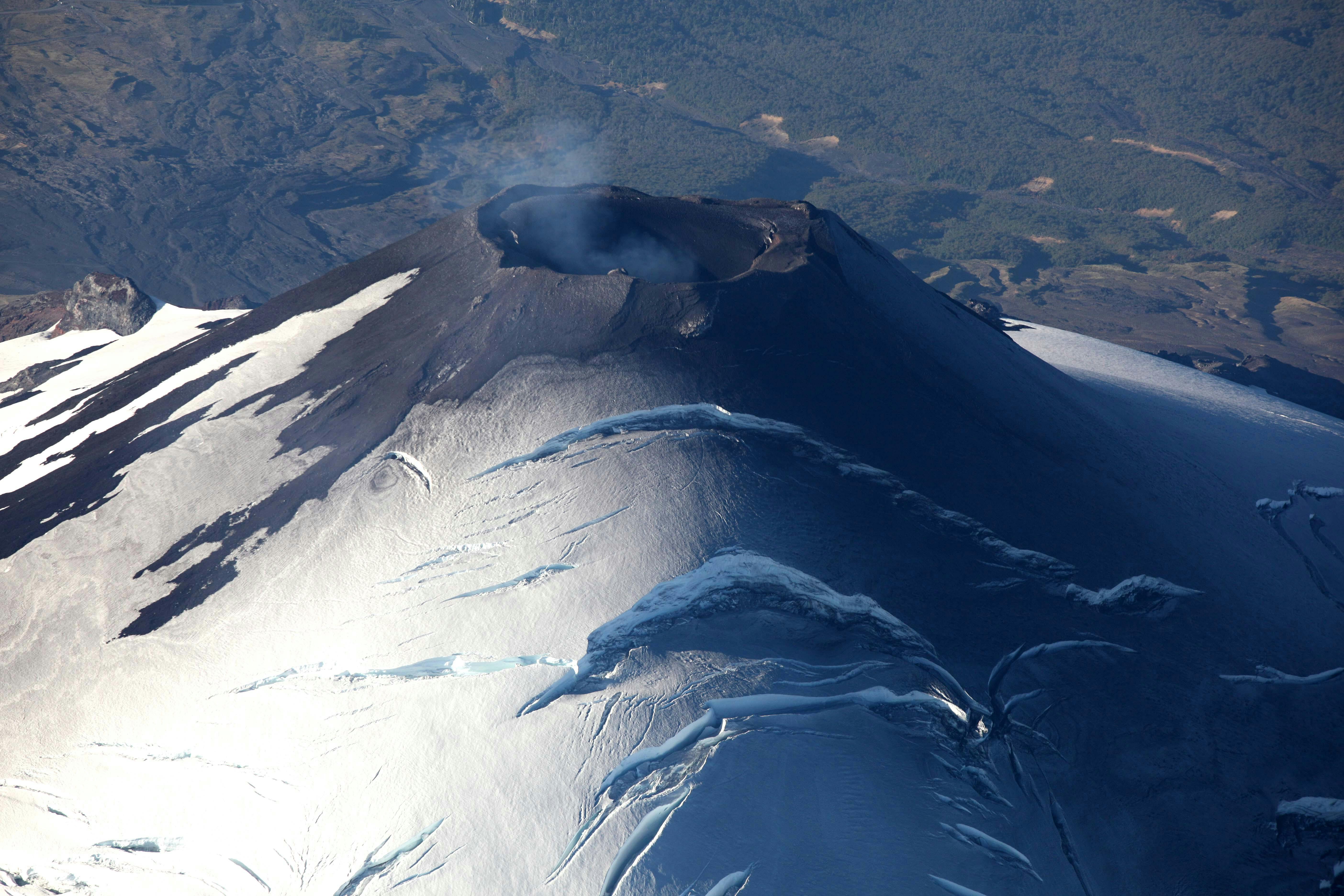 Sernageomin por volcán Villarrica: La actividad interna está aumentando más que la superficial