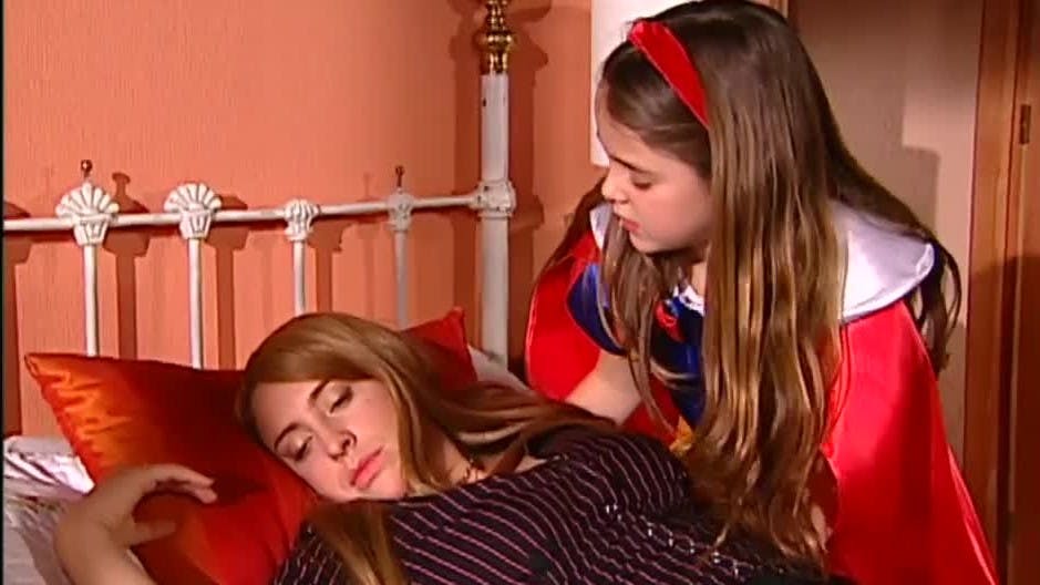 La vergüenza de la familia | Cómplices - T1E72