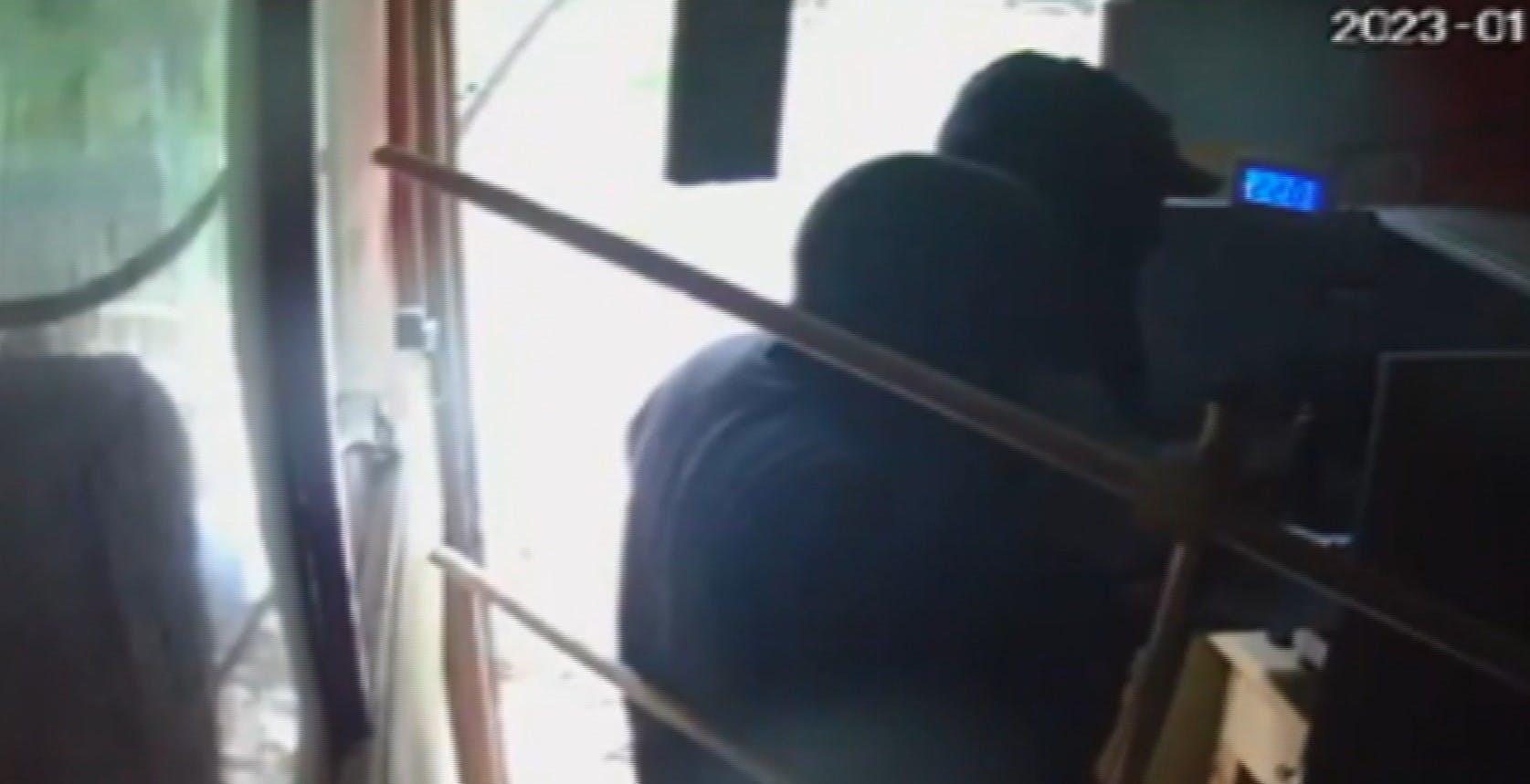 Grave daño a la comunidad: Delincuentes saquean radio de Pichilemu 