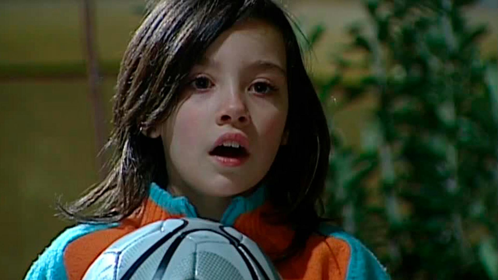 Roberta ve a Pedro y Agustina besándose | Floribella - T1E14