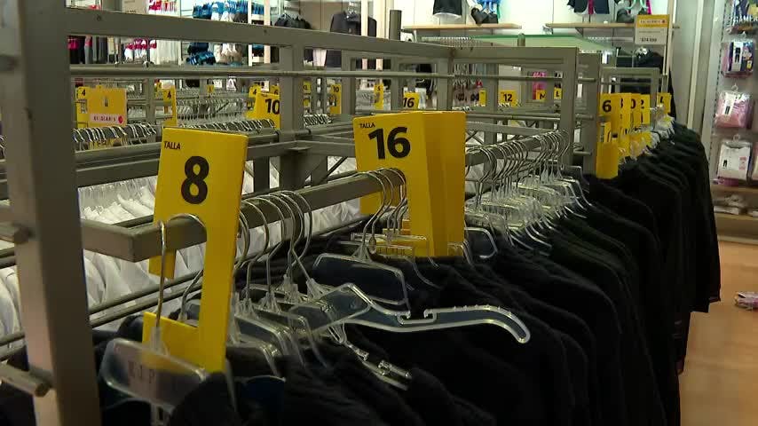 Comenzó venta de uniformes escolares