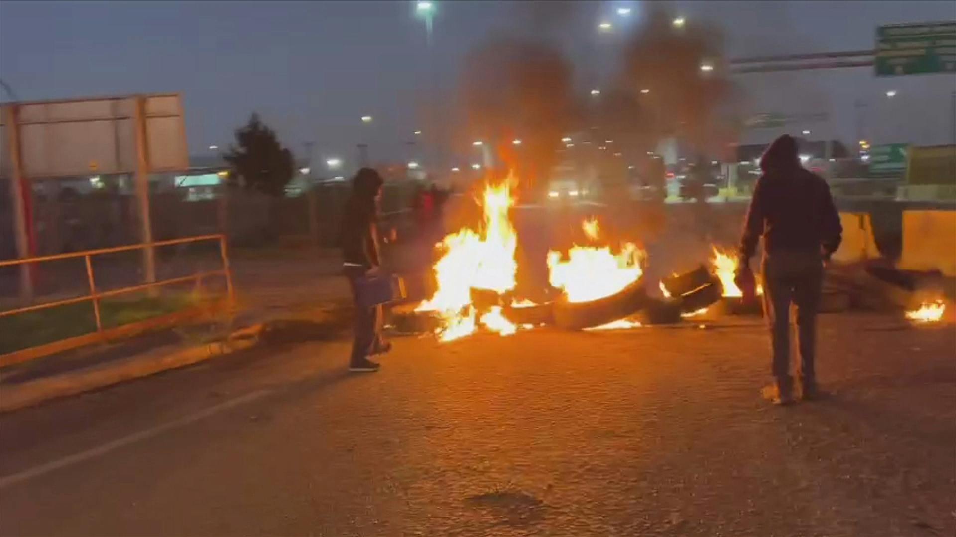 Contratistas protestaron por obras impagas
