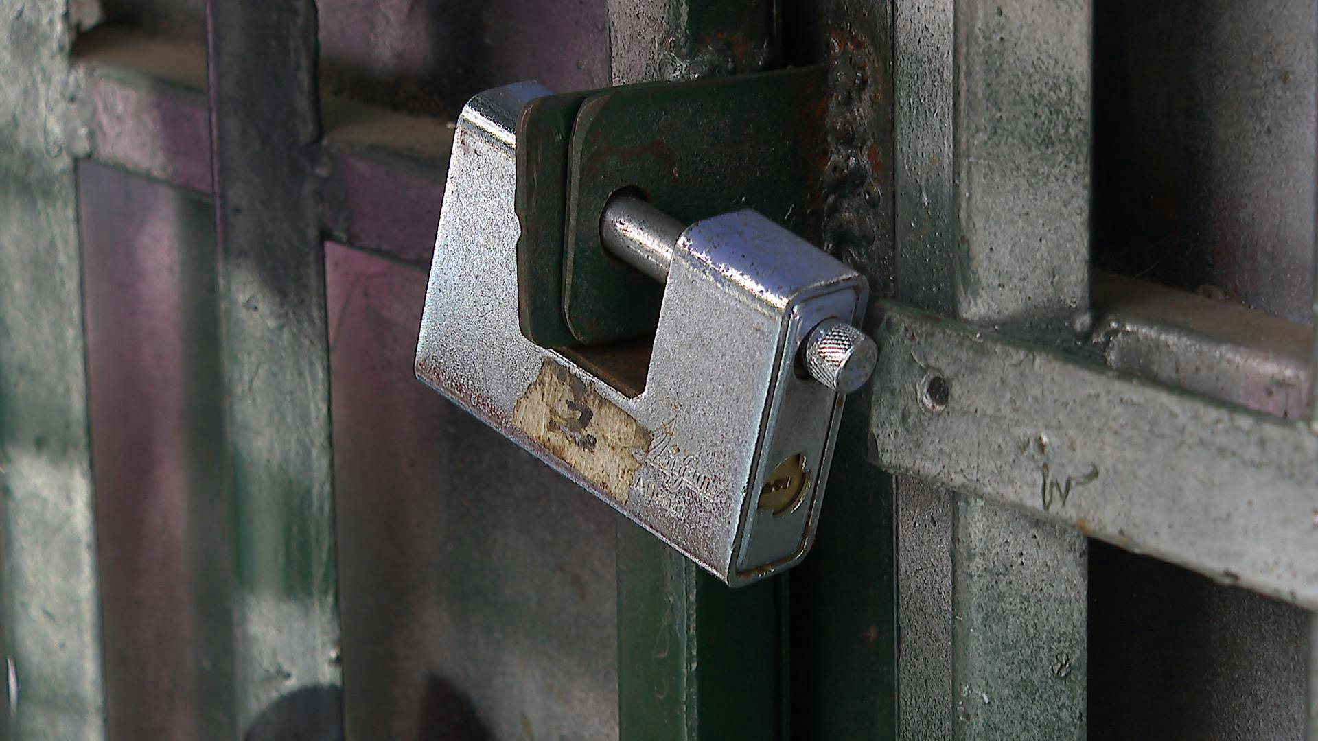 Más de 280 locales en el centro de Valparaíso cerraron sus puertas