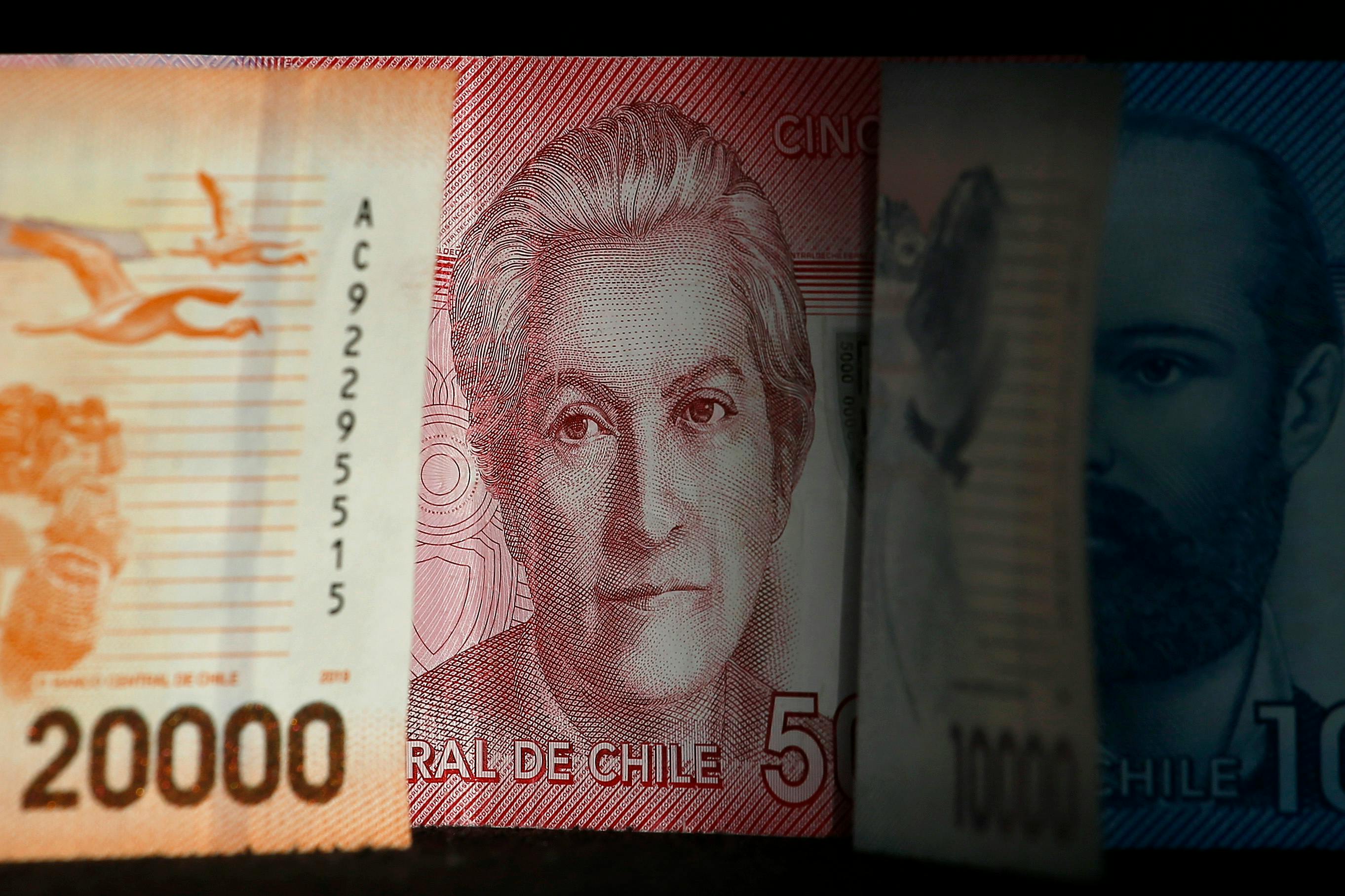 Académico por inflación: Se estarían cumpliendo los pronósticos de que va a seguir descendiendo durante 2023