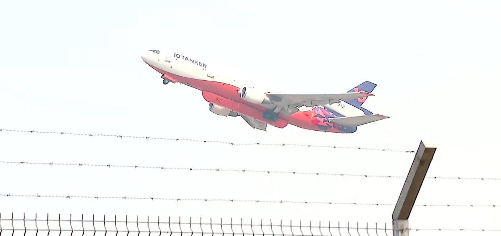 Otra vez en el combate del fuego: Ten Tanker vuelve a volar tras falla mecánica