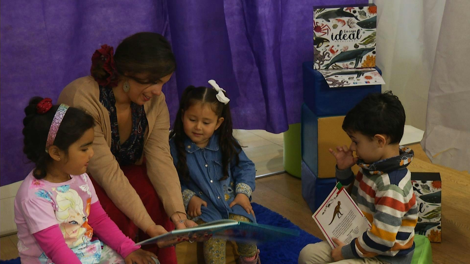 Cerca de 100 niños y niñas participan de Feria del Libro Infantil