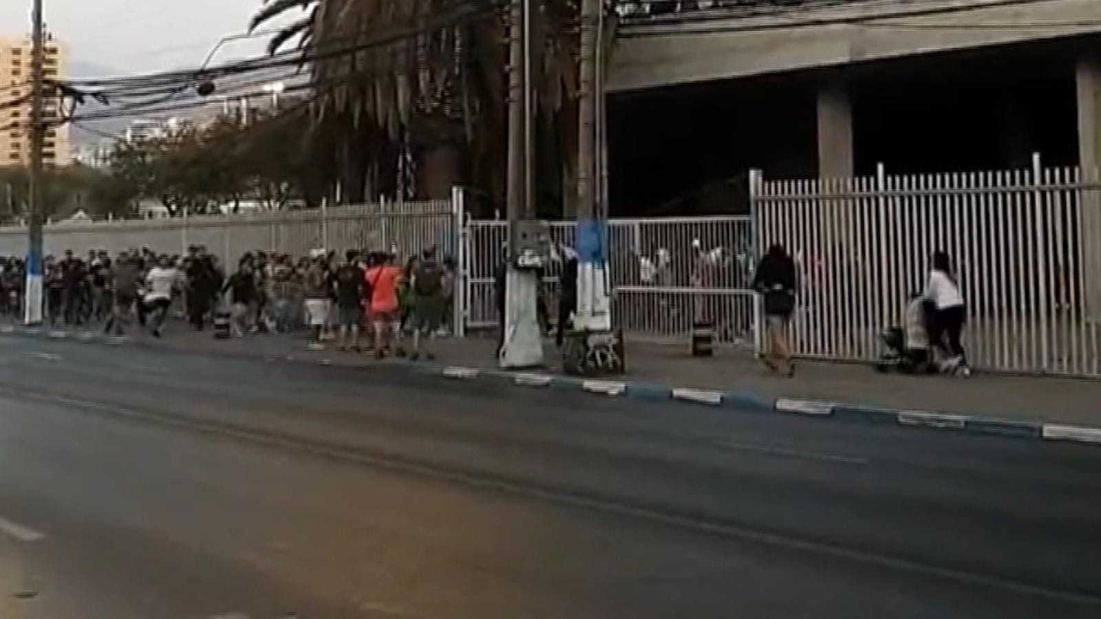 Festival de Antofagasta, caotico ingreso al evento.