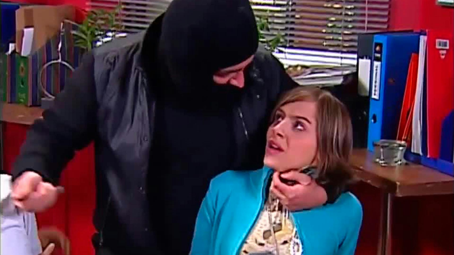 ¡Asalto en el restorán! | Corazón de María - T1E76