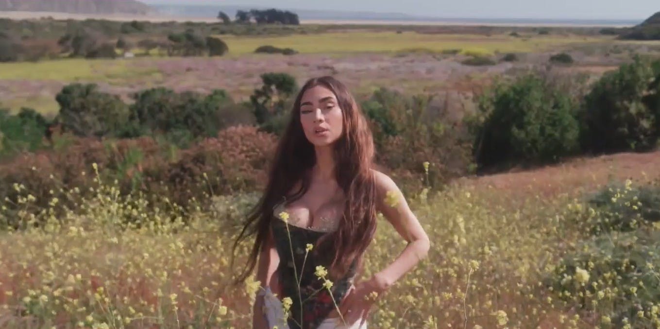 Revisamos el camino de Paloma Mami: de Rojo