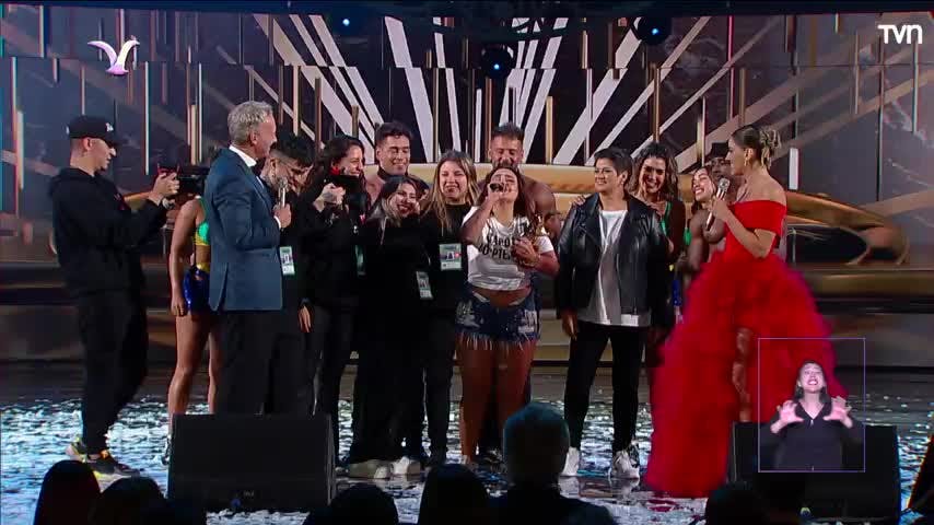 Pamela Leiva recibe Gaviota de Oro | #Viña2023