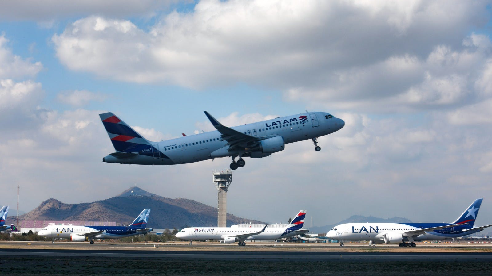 Junta de Areonáutica civil por alza del tráfico aéreo: Todavía no llegamos a niveles prepandemia