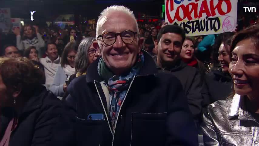 Rostros de TVN son ovacionados en la Quinta Vergara
