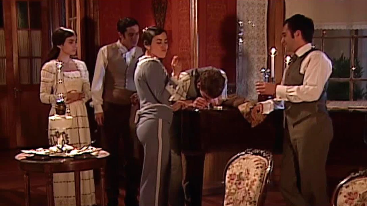 Una fiesta desenfrenada | El Señor de la Querencia T1E26