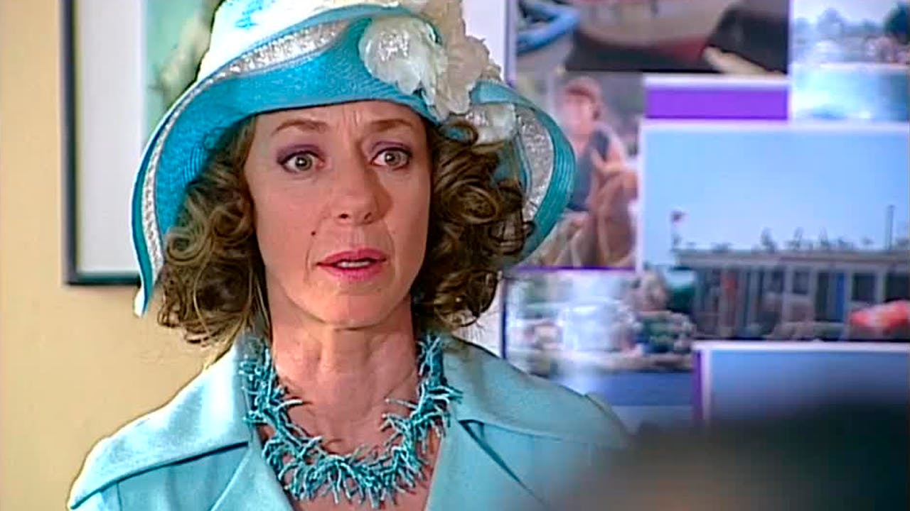 Buscando a Sabina | Viuda Alegre - T1E13
