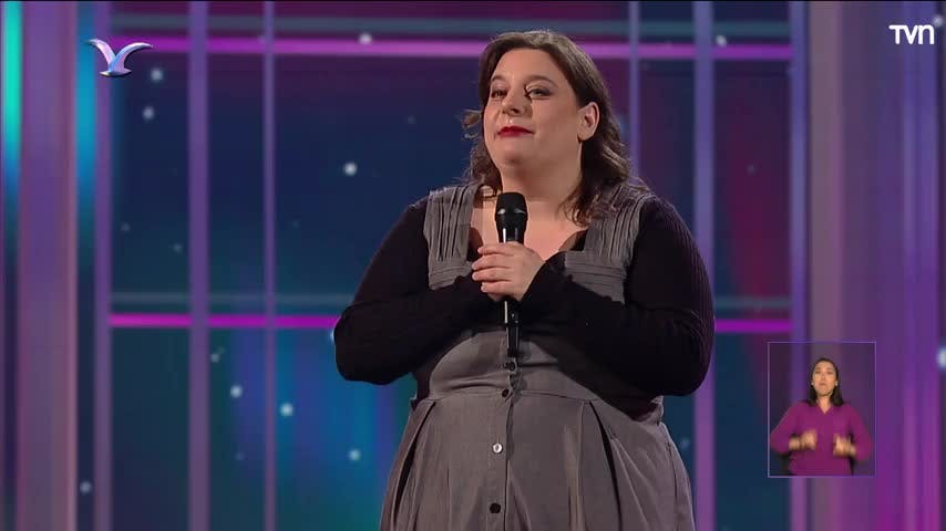 Así fueron los besos entre Laila Roth, Gonzalo Valenzuela y Yamila Reina