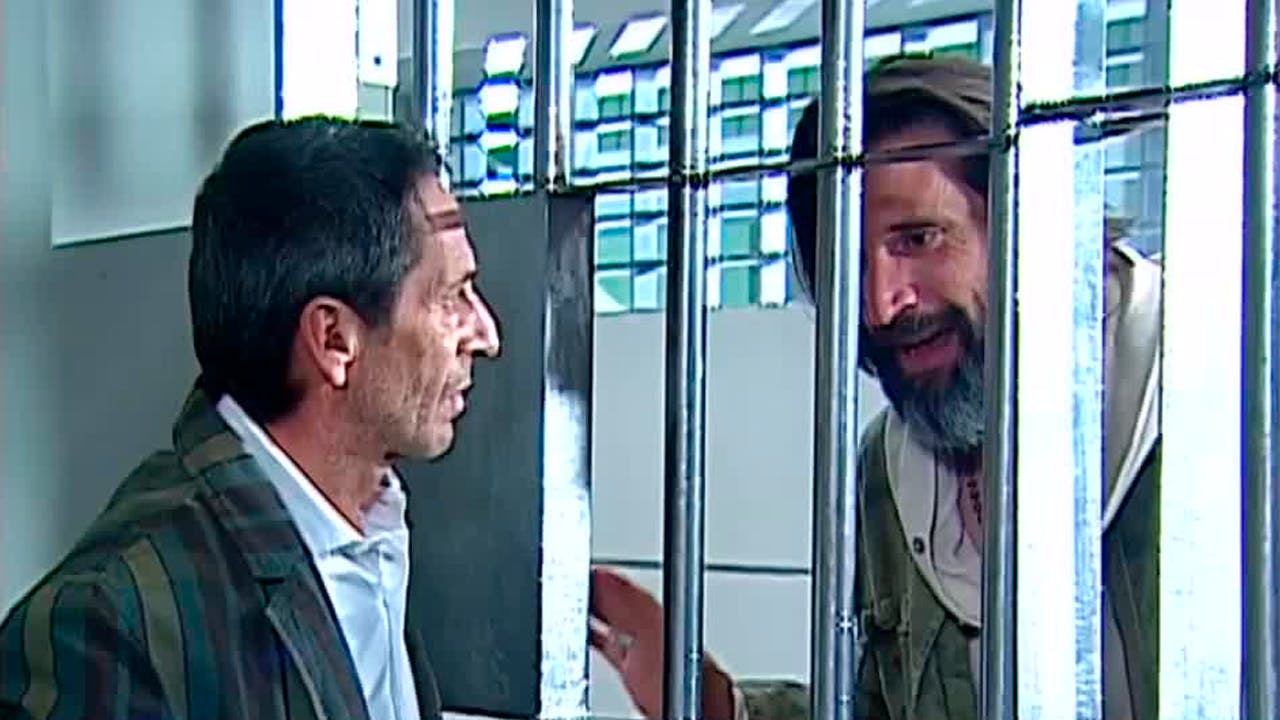 La invitación de Félix | Viuda alegre - T1E61