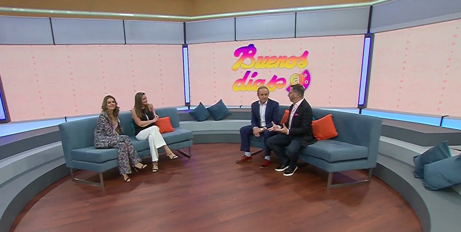 Margot y Jorge les dan la bienvenida a Eduardo Fuentes y María Luisa Godoy